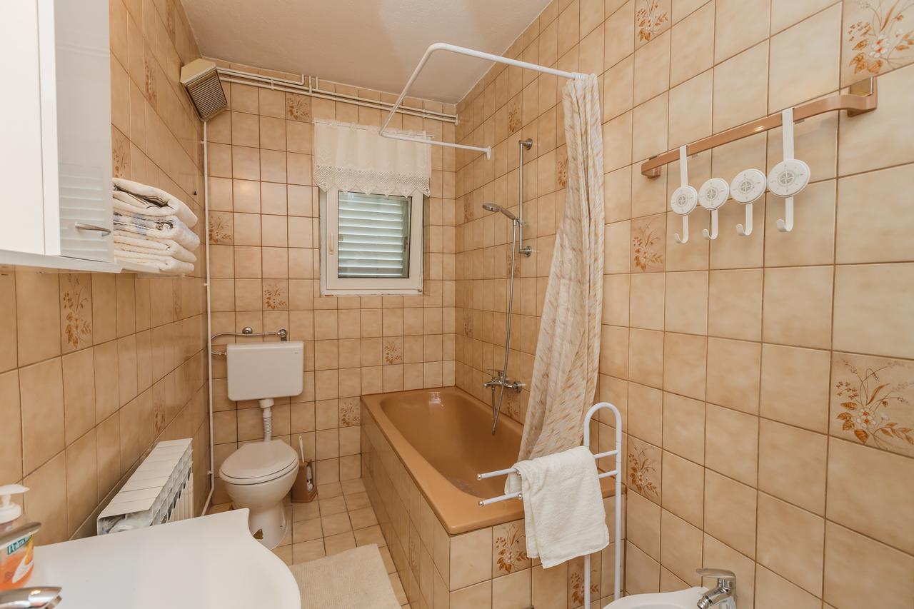 Apartman Mila Kaštela Eksteriør billede