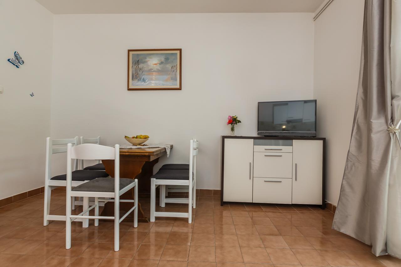 Apartman Mila Kaštela Eksteriør billede