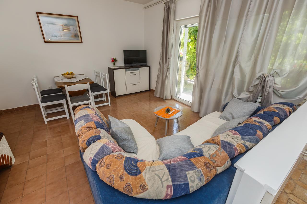 Apartman Mila Kaštela Eksteriør billede